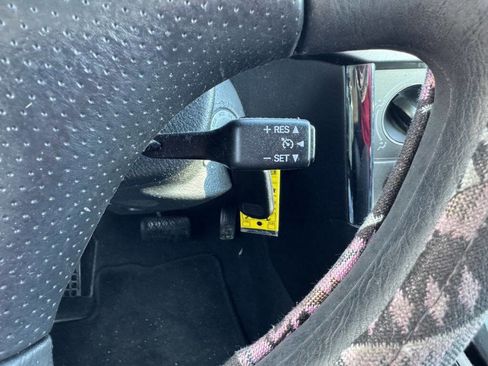 Used 2006 Pontiac Vibe w/ Preferred Package image 14