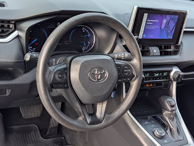 Used 2024 Toyota RAV4 LE AWD/4WD image 17