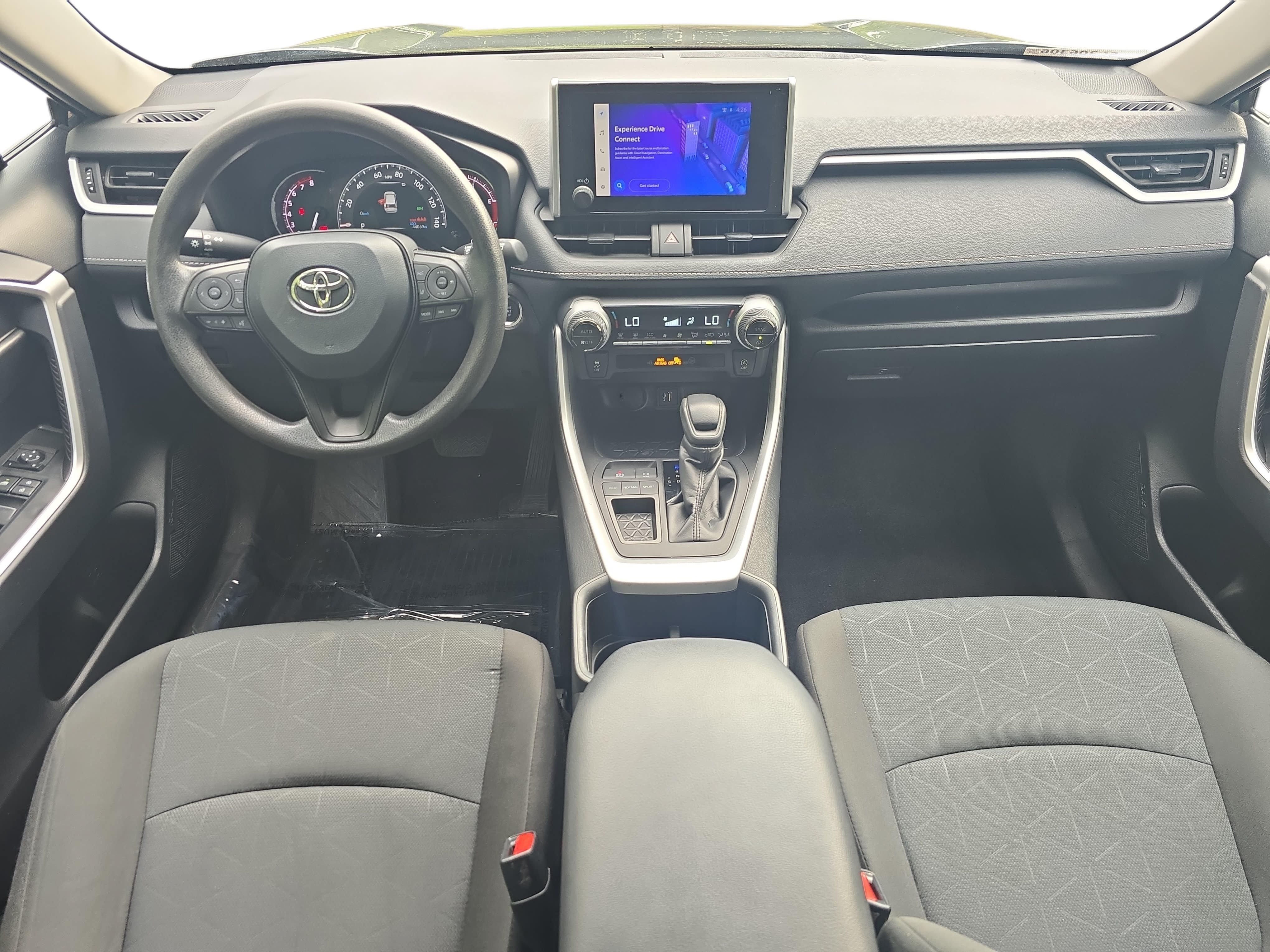 Used 2025 Toyota RAV4 XLE FWD image 9