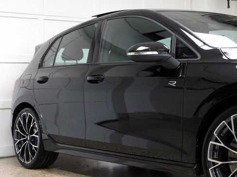 Used 2025 Volkswagen Golf image 11