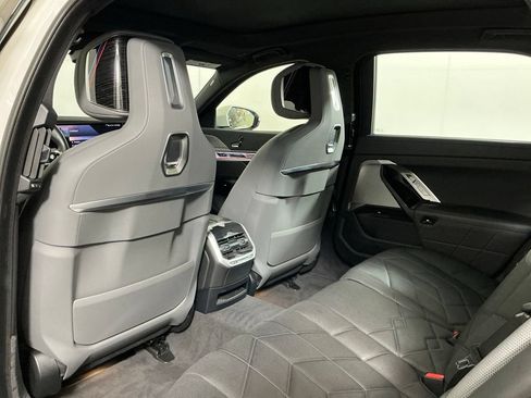 Used 2024 BMW i7 eDrive50 w/ M Sport Package RWD image 24