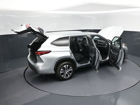 Used 2023 Toyota Highlander XLE image 52