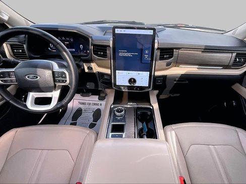 Used 2024 Ford Expedition Limited RWD image 14