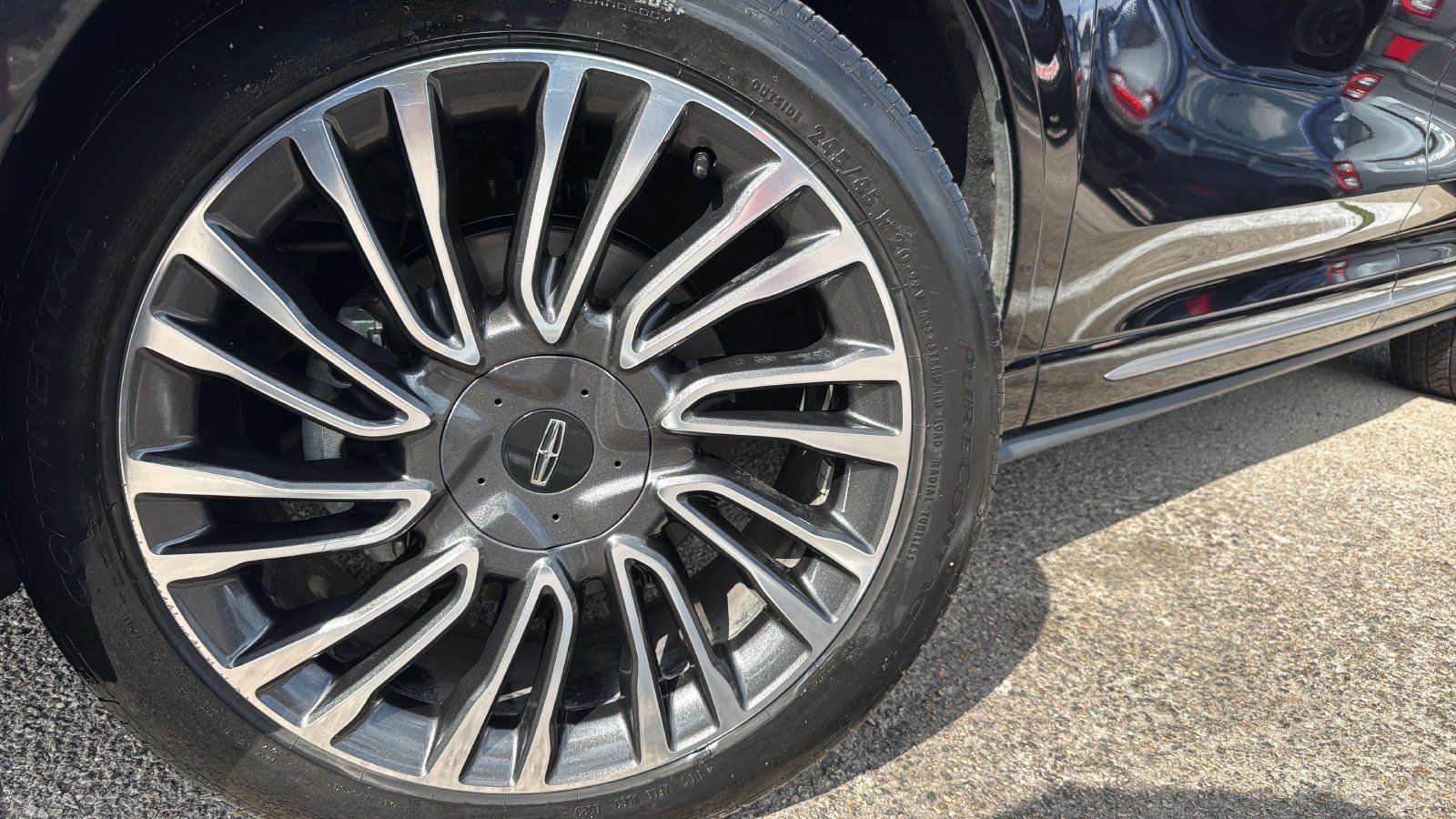 Used 2020 Lincoln Corsair Reserve FWD image 29