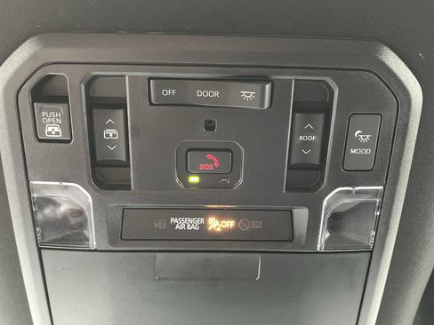 Used 2023 Toyota Tundra Platinum AWD/4WD image 28