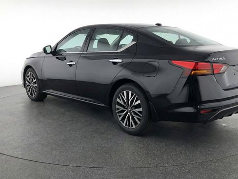 Used 2025 Nissan Altima 2.5 SV image 6