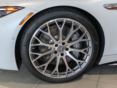 New 2026 Mercedes-Benz Maybach SL 680 image 3