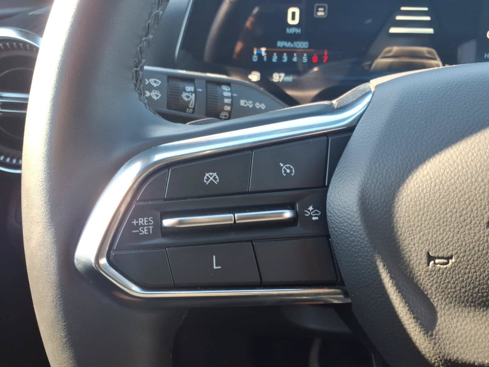 Used 2025 Chevrolet Equinox LT FWD image 24
