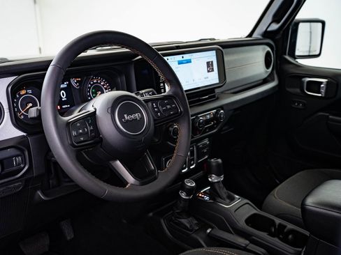 Used 2024 Jeep Wrangler Sport S image 4