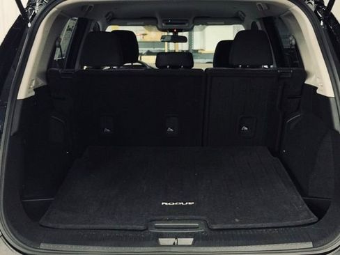 Used 2022 Nissan Rogue SV image 10