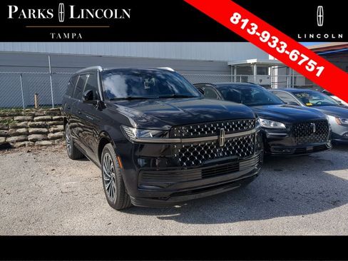 Used 2025 Lincoln Navigator Black Label AWD/4WD image 3