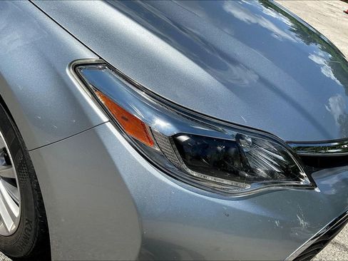 Used 2018 Toyota Avalon Limited FWD image 30
