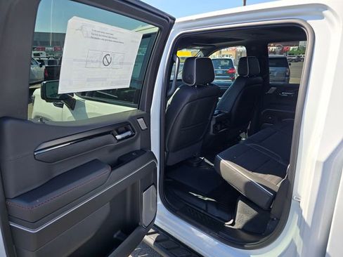New 2026 GMC Sierra 1500 AT4X w/ LPO, Black Badging Package AWD/4WD image 15