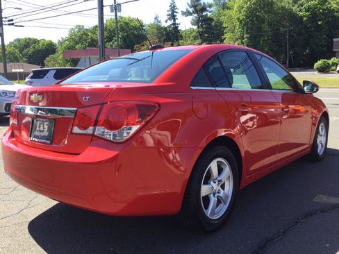 Used 2016 Chevrolet Cruze LT w/ Technology Package FWD image 8