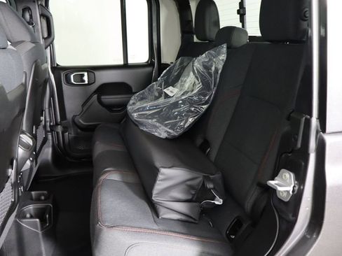 New 2026 Jeep Gladiator Rubicon AWD/4WD image 17