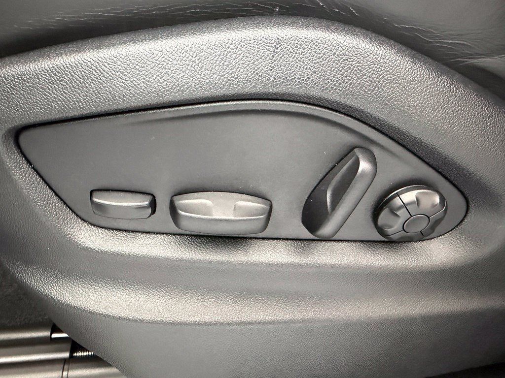 Certified 2024 Porsche Cayenne S AWD/4WD image 24