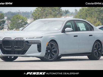 New 2025 BMW 740i w/ Premium Package