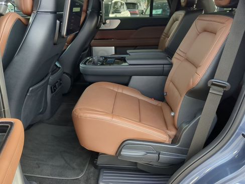 Used 2022 Lincoln Navigator Reserve image 22