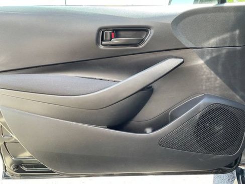 Used 2025 Toyota Corolla LE FWD image 9