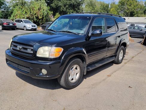 Used 2002 Toyota Sequoia SR5 w/ Preferred Pkg RWD image 2