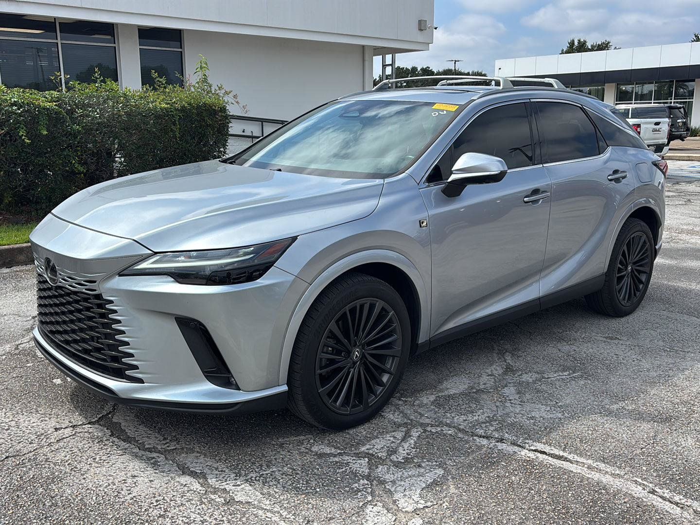 Used 2024 Lexus RX 350 Premium w/ Convenience Package FWD image 3