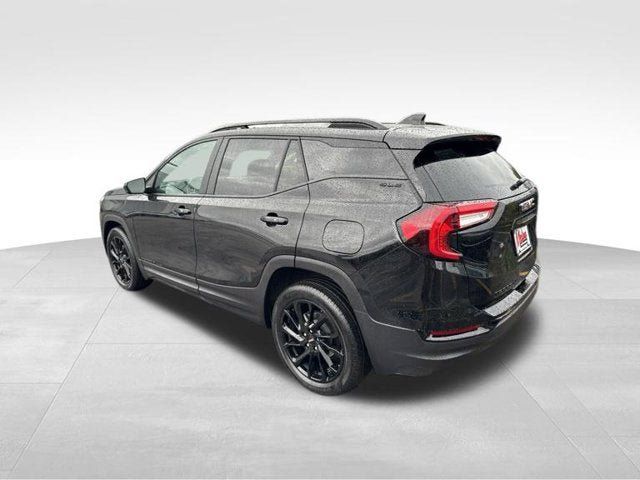 Used 2024 GMC Terrain SLE w/ Driver Convenience Package FWD image 7
