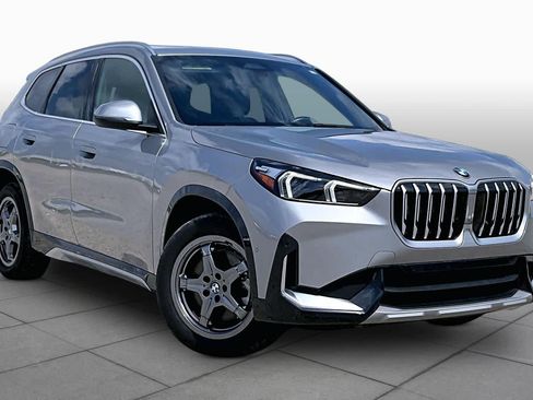 Used 2025 BMW X1 xDrive28i w/ Convenience Package AWD/4WD image 3