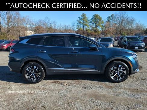 Used 2025 Kia Sportage EX image 3