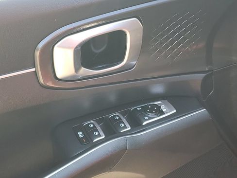 Certified 2023 Kia Sorento LX AWD/4WD image 6
