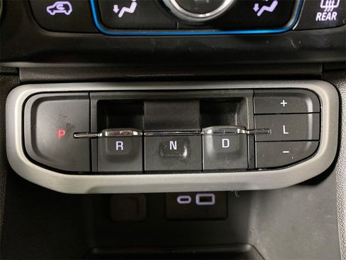 Certified 2023 GMC Acadia SLE w/ Driver Convenience Package image 19