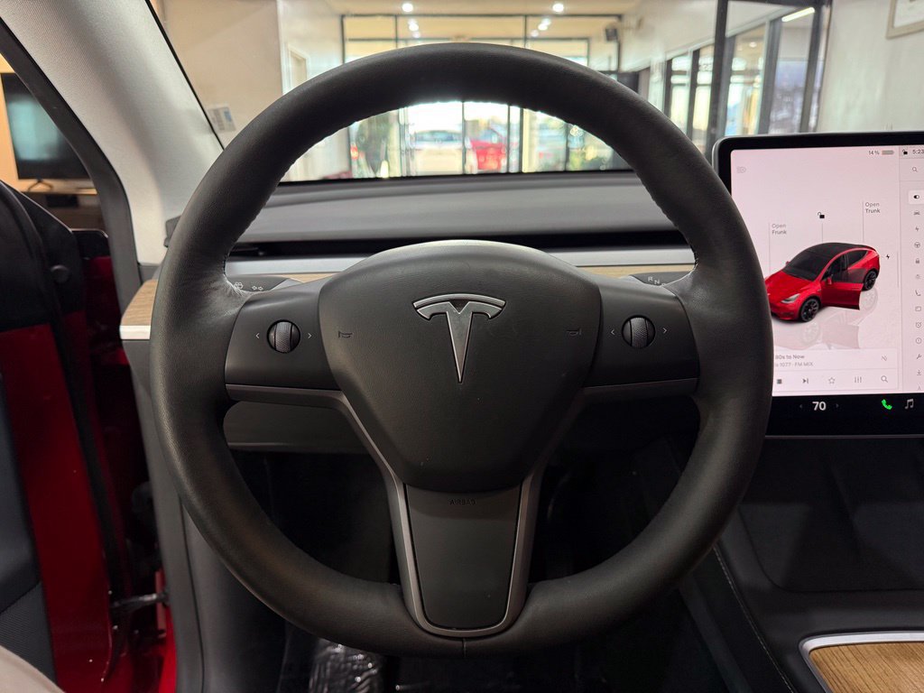 Used 2022 Tesla Model Y Long Range AWD/4WD image 35