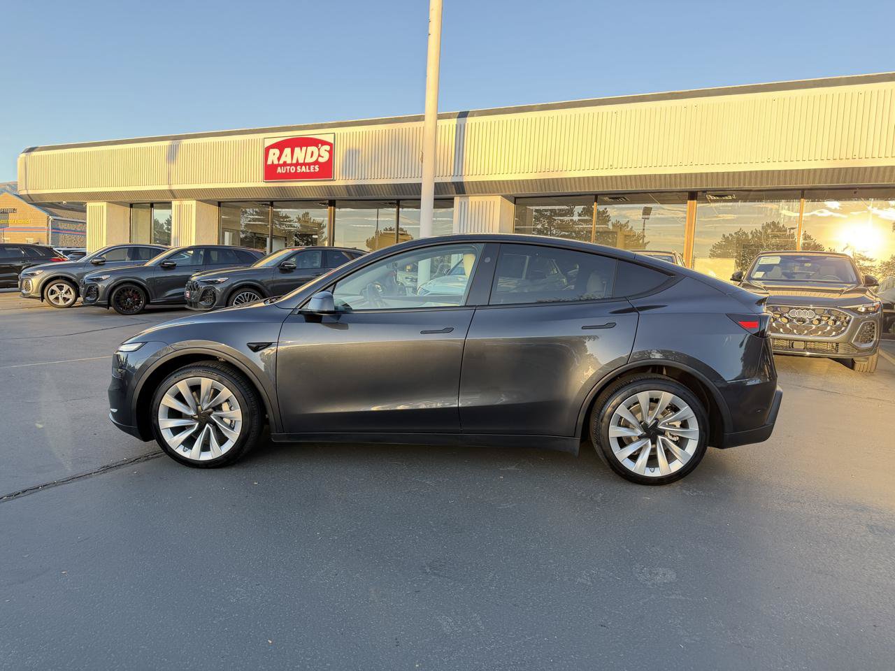 Used 2026 Tesla Model Y Long Range AWD/4WD image 15