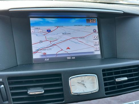 Used 2017 INFINITI Q70 3.7 w/ Technology Package image 39