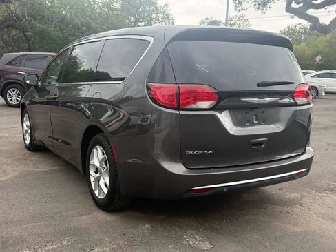 Used 2017 Chrysler Pacifica Touring Plus w/ Tire & Wheel Group FWD image 6
