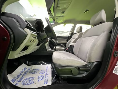 Used 2018 Subaru Forester 2.5i AWD/4WD image 17