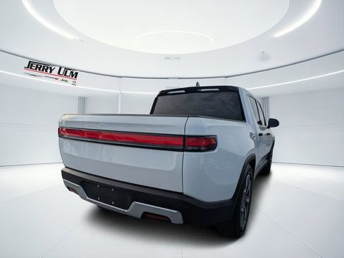 Used 2022 Rivian R1T Adventure image 3