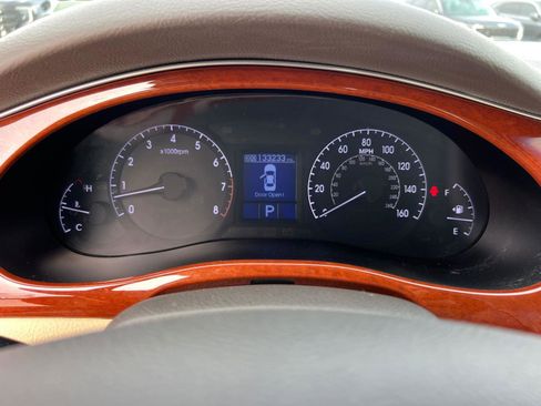 Used 2013 Hyundai Genesis 3.8 RWD image 26