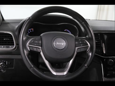 Used 2020 Jeep Grand Cherokee Altitude AWD/4WD image 7
