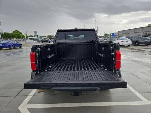 Used 2025 Toyota Tacoma SR5 AWD/4WD image 29