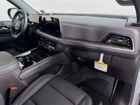 New 2026 Chevrolet Suburban LT w/ Comfort Package AWD/4WD image 31