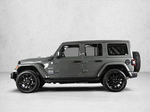 Used 2022 Jeep Wrangler Unlimited Sahara w/ Cold Weather Group AWD/4WD image 9