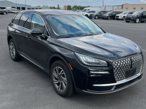 Used 2023 Lincoln Corsair AWD w/ Equipment Group 101A image 3