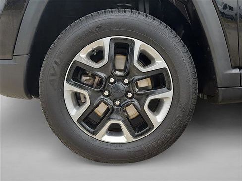 Used 2017 Jeep Compass Trailhawk w/ Leather Interior Group AWD/4WD image 24