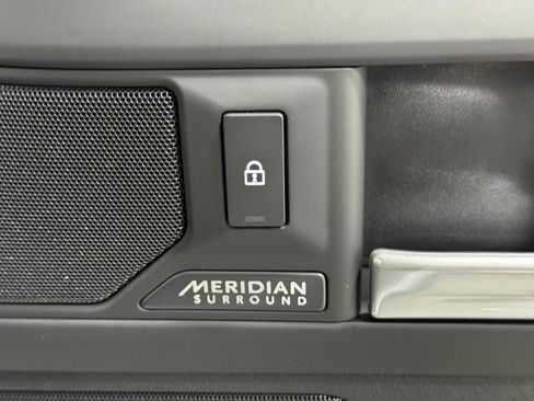 New 2026 Land Rover Defender 110 X-Dynamic SE image 23