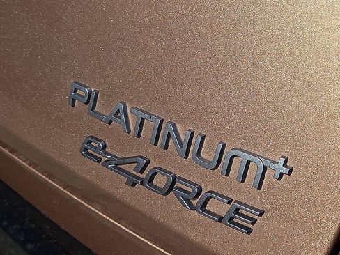 Used 2025 Nissan Ariya Platinum image 8