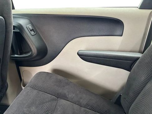 Used 2014 Dodge Grand Caravan SXT w/ Quick Order Package 29G SXT FWD image 23
