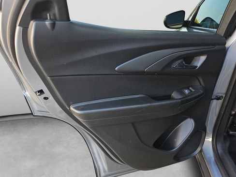 Used 2023 Chevrolet TrailBlazer RS FWD image 35