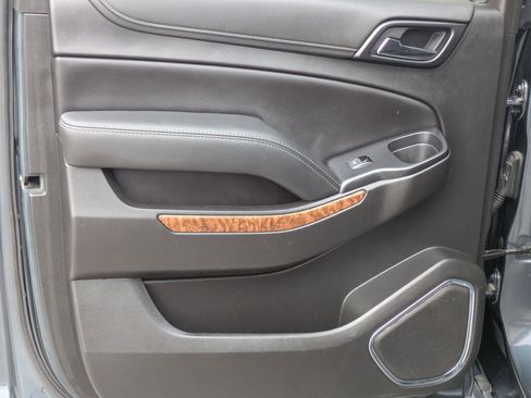 Used 2019 Chevrolet Suburban Premier image 14