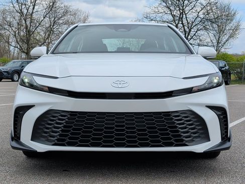 Used 2025 Toyota Camry SE w/ Convenience Package image 14