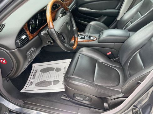 Used 2004 Jaguar XJ8 RWD image 11